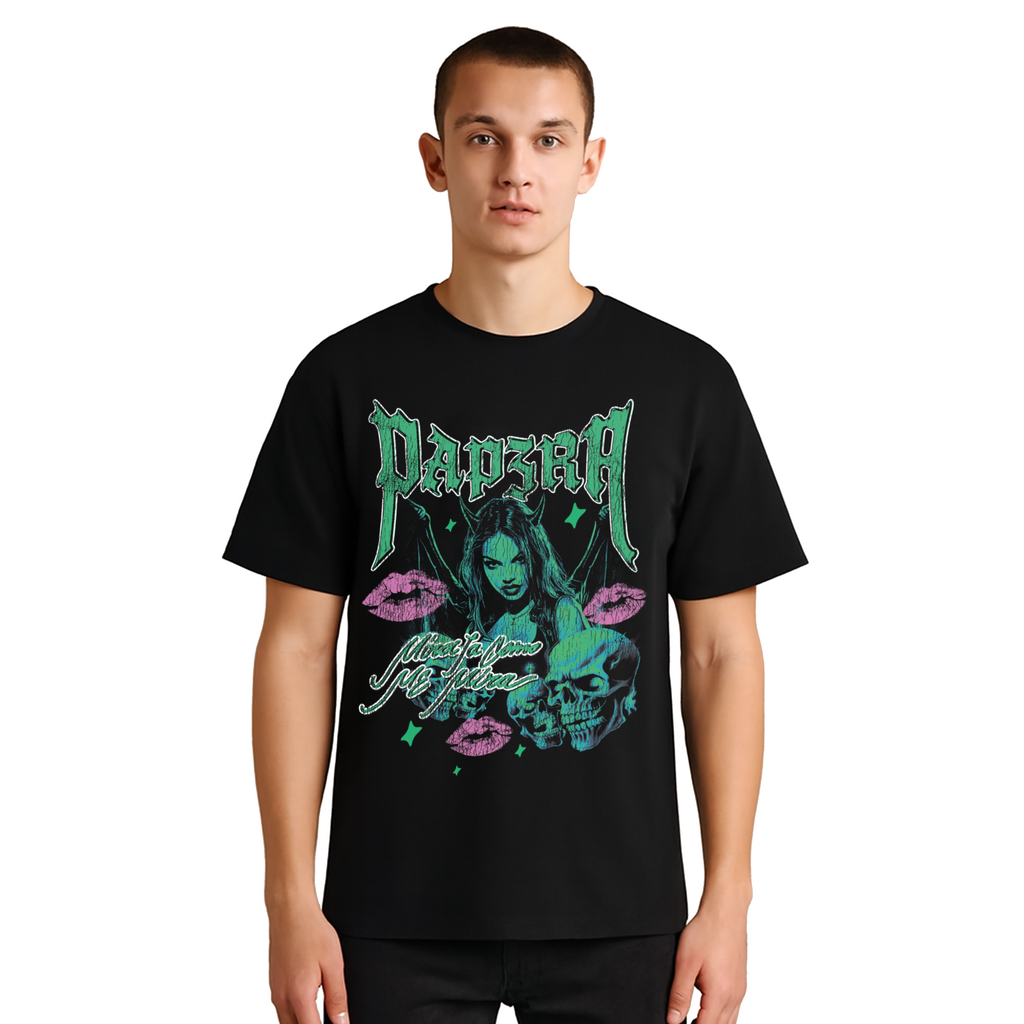 “COMO ME MIRA” Graphic Tee - Black